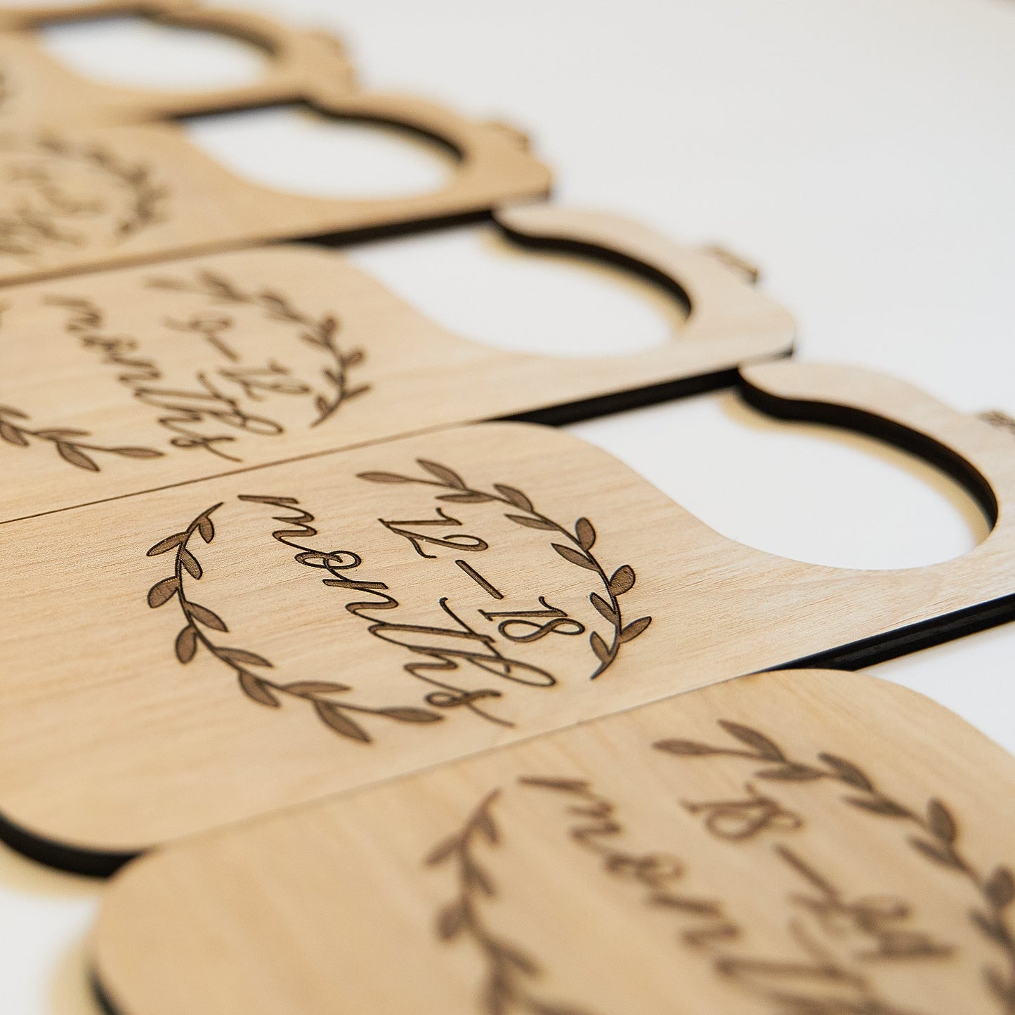 Wreath Wood Baby Hanger Dividers