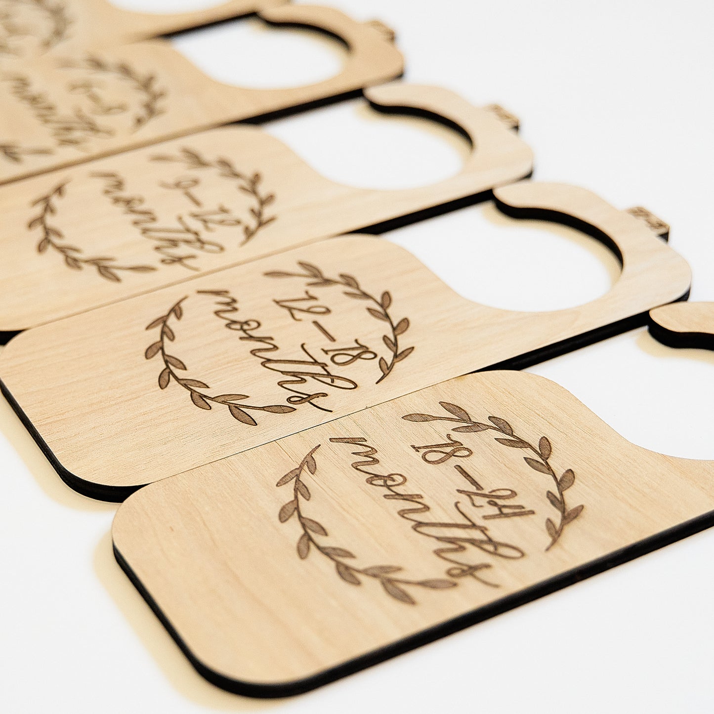 Wreath Wood Baby Hanger Dividers