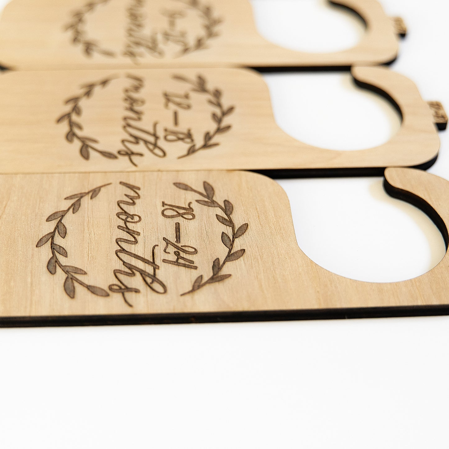 Wreath Wood Baby Hanger Dividers